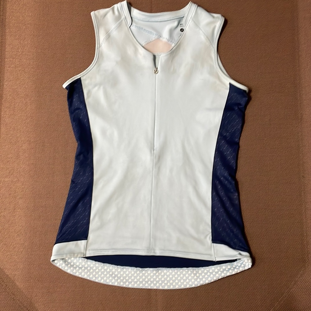 Women’s Bontrager Vella cycling jersey. Size M.